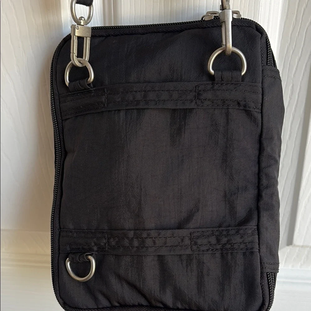 NWOT Baggallini Black Crossbody Bag with Long Strap - Picture 5 of 11